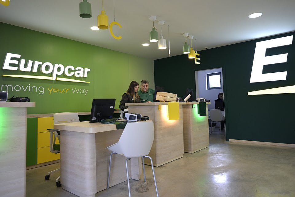 Europcar inaugura primeiro hub de aluguer de automóveis para
