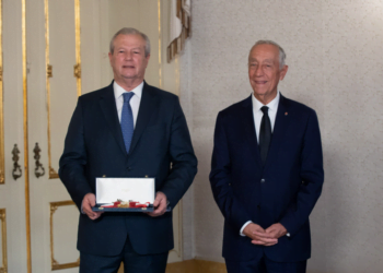 CTP recebe insígnias de Membro Honorário da Ordem do Mérito Empresarial