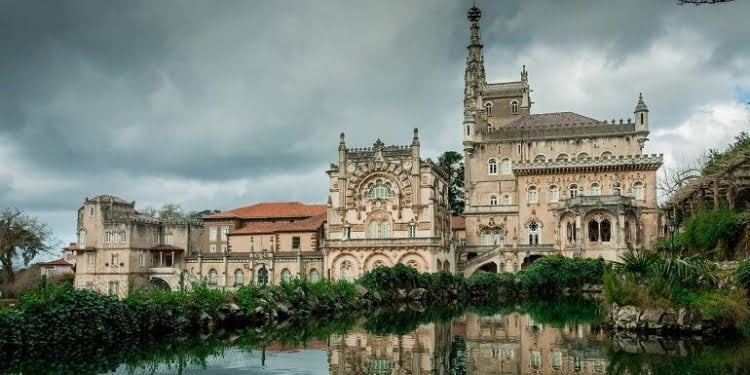 Mealhada, uma viagem que vai da Mata do Bussaco ao leitão e aos vinhos da Bairrada