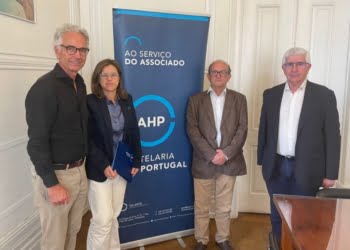 AHP e SITESE assinam revisão das tabelas salariais e cláusulas de expressão pecuniária