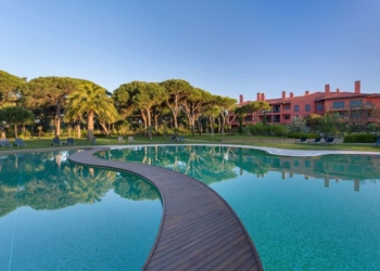 Sheraton Cascais Resort recebe três distinções nos World Luxury Awards