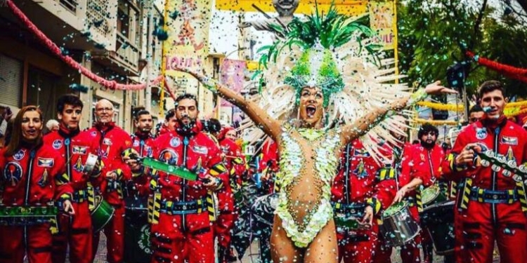 WOW celebra Carnaval com samba e muita diversão