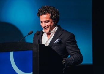 CongressoAHP2024: Luís Araújo distinguido com diploma de Louvor e Mérito Hoteleiro e Turístico