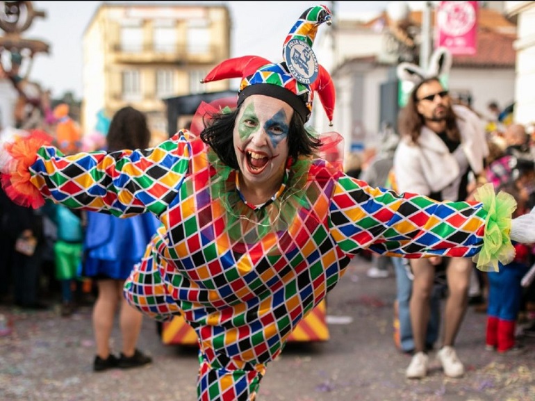Chuva no Carnaval? Ninguém leva a mal – algumas ideias para não parar a diversão