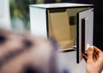 SALTO destaca soluções de controlo de acessos para múltiplas indústrias na Conferência Proteger 2024