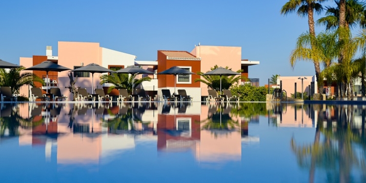 Vitor’s Hotels & Apartments: Diversão e descanso no Algarve