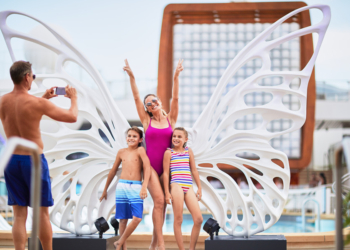 Celebrity Cruises oferece 30% de desconto nos dois primeiros passageiros da família