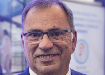 Opinião: “O sol do verão e a sombra da gestão hoteleira e de restauração: os desafios da gestão de equipas nos próximos meses”