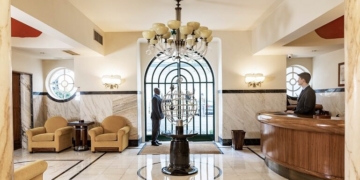 Hotel Britania celebra 80 anos de histórias e homenageia figuras ilustres