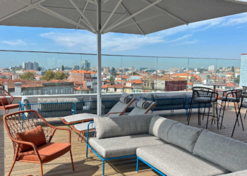 Rooftop do Wine & Books Hotels Porto tem novo menu