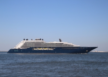 Porto de Lisboa recebe primeira escala do mais recente navio de cruzeiros de ultraluxo da Ritz-Carlton Yacht Collection