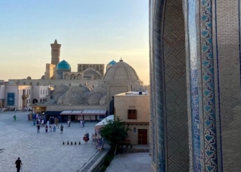 Uzbequistão, As cidades das cúpulas azuis