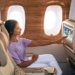 Emirates lança parceria com Spotify para oferecer conteúdos exclusivos a bordo