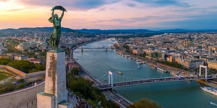 Os dois lados de Budapeste (I) – A majestosidade de Buda impõe-se sobre o Danúbio