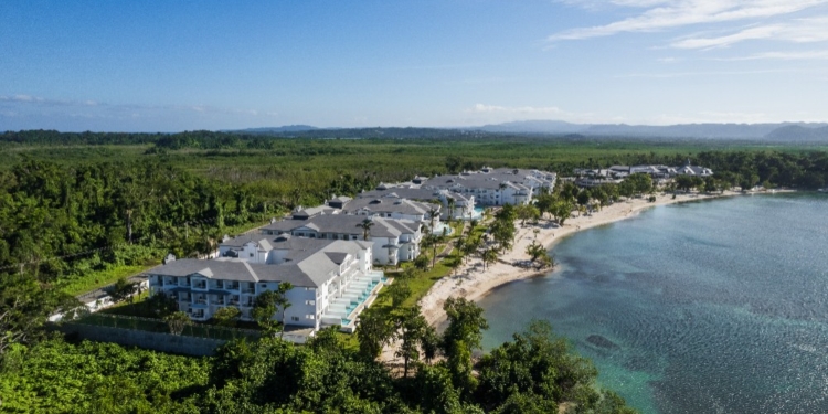 Riu Negril na Jamaica abre portas após renovação