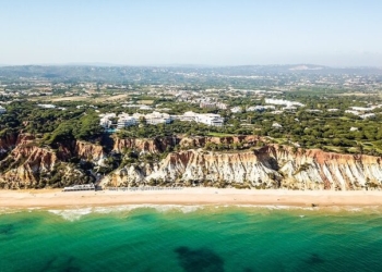 Pine Cliffs Resort abre 250 vagas de emprego