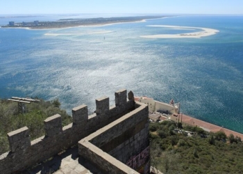 7ª Bataria do Outão na Serra da Arrábida vai acolher hotel de 5 estrelas