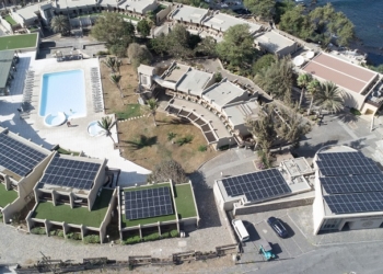 Grupo Oásis e Lobosolar Cabo Verde assinam acordo para projeto piloto de baterias Huawei no hotel Oásis Praiamar