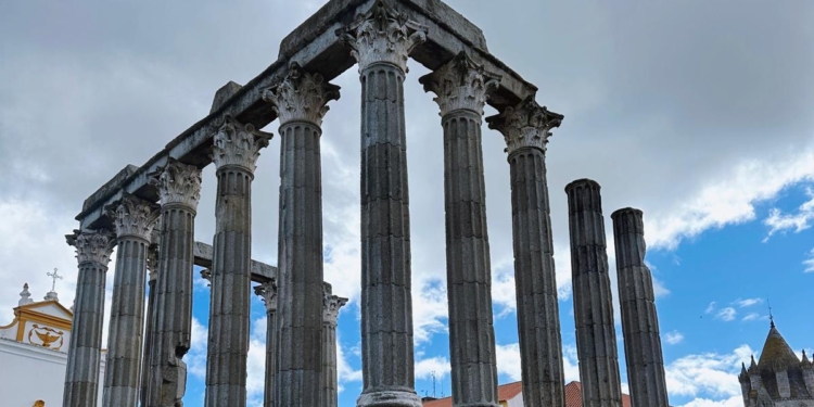 Uma Évora histórica à sua espera: hospitalidade, gastronomia e monumentos