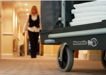 Ergonomia e Eficiência na Limpeza de Quartos de Hotel