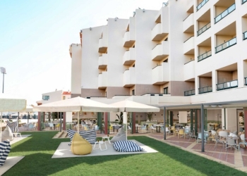 IHG Hotels & Resorts e Real Hotels Group inauguram Holiday Inn no Algarve