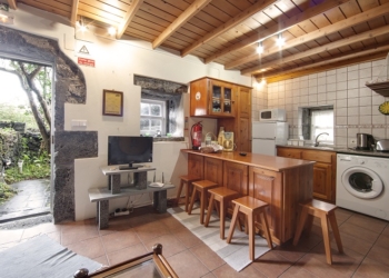 HousesinPico: Casas rurais nos Açores
