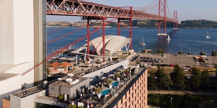 Vila Galé reabre rooftop com nova imagem