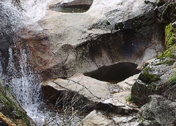 Alentejo: Das quatro portas da Serra de São Mamede, espreitámos por uma…