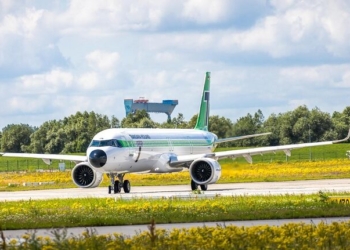 A321neo da Transavia em estilo retro aterra em Schiphol e segue ainda hoje para Faro
