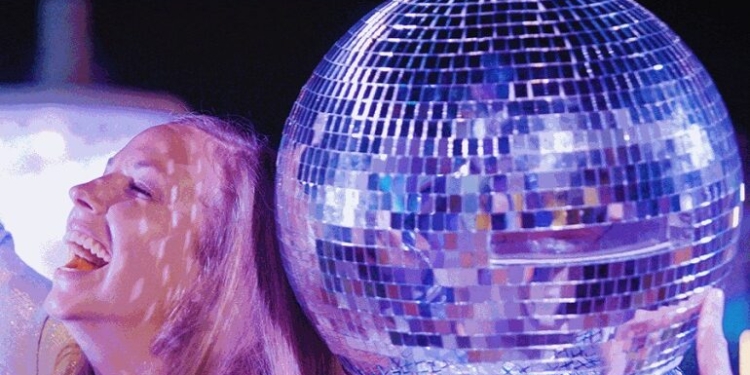 Celebrity Xcel estreia em novembro com maior programa de entretenimento da frota