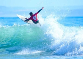 Algarve: O turismo português deve procurar a onda perfeita, quem sabe em Aljezur…