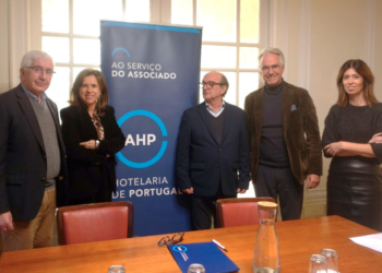 AHP e SITESE assinam revisão global do Contrato Coletivo de Trabalho para 2026