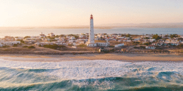 Algarve volta a ser reconhecido como melhor destino de praia do mundo