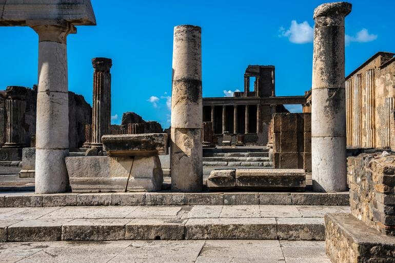 Pompeia: a cidade romana que “vive” pelas cinzas do Vesúvio