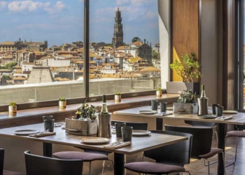 Hotel Mercure Porto Centro Santa Catarina: uma janela privilegiada sobre o coração histórico da Invicta