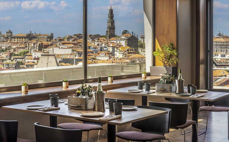 Hotel Mercure Porto Centro Santa Catarina: uma janela privilegiada sobre o coração histórico da Invicta