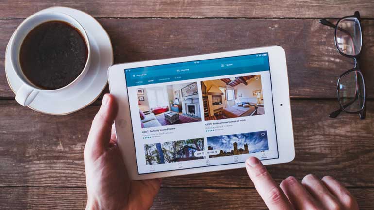 Eurostat: Reservas através de plataformas online aumentaram no verão de 2025