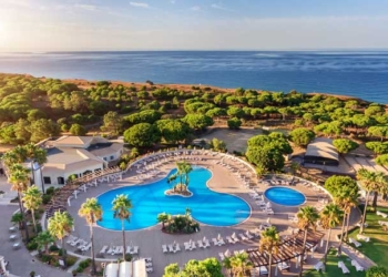 AP Adriana Beach resort reabre dia 5 de fevereiro com espaços renovados