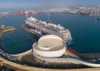 Terminal de Cruzeiros de Leixões recebe viagem de estreia do navio Mein Schiff 2
