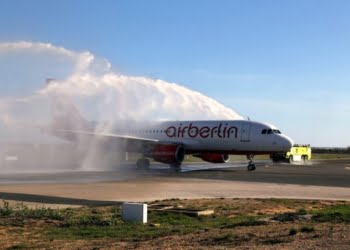 Airberlin inaugura nova rota em Faro