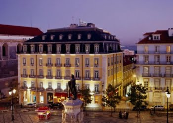Bairro Alto Hotel na corrida ao  World’s Leading Landmark Hotel