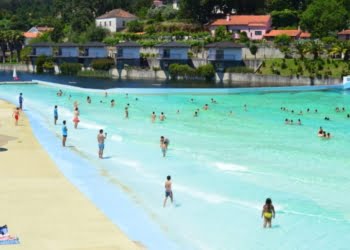 Praia das Rocas: Animação aquática em Castanheira de Pêra
