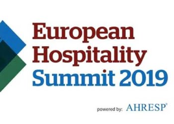 Primeira cimeira sobre alojamento turístico reuniu mais de 350 participantes