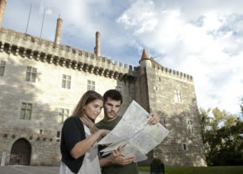 INE: Viagens turísticas de residentes caem 64,9% no 2.º trimestre do ano