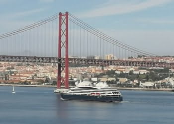 Lisboa na primeira escala de navio de exploração polar híbrido