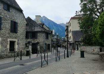 Santuários marianos de Lourdes e de Fátima nos planos de voo da Ryanair