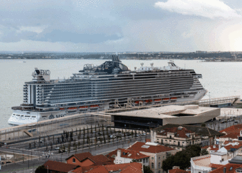 Prorrogada interdição de desembarque de cruzeiros até 15 de fevereiro