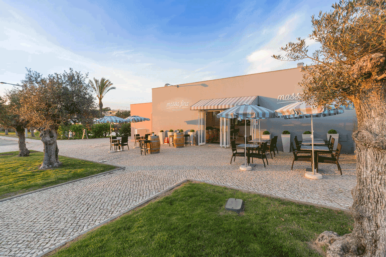 Aprender a fazer pizzas na pizzaria Massa Fina da Galé