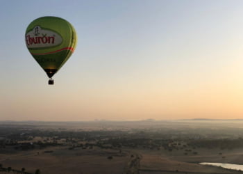 Voar de balão no Alentejo ou batismo de surf: As novas experiências dos Hotéis Moov