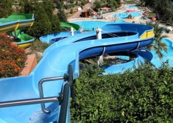 Todos os parques aquáticos nos municípios de risco elevado e muito elevado podem reabrir esta sexta-feira